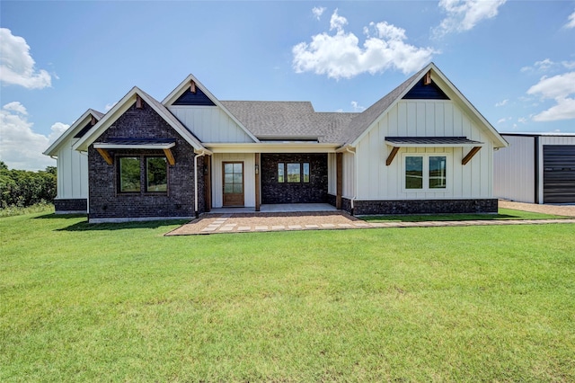 view of front of house with a front yard