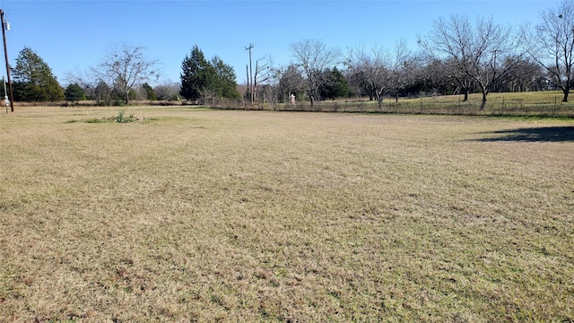 view of yard featuring a rural view