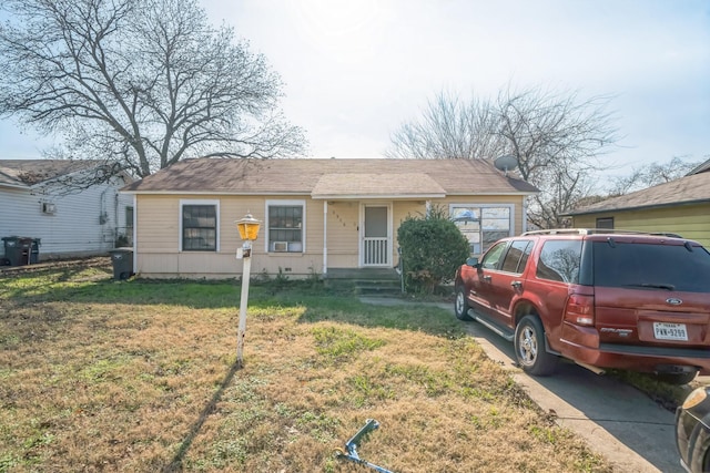 view of front of home with a front yard