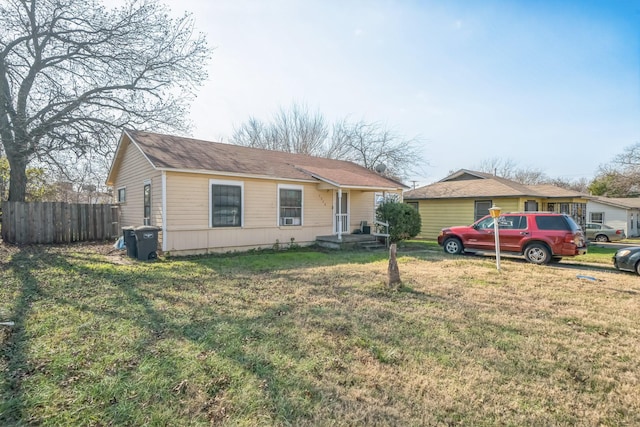 view of front of property with a front yard