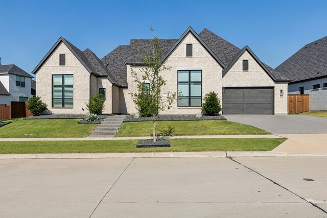 view of front of house featuring a front yard