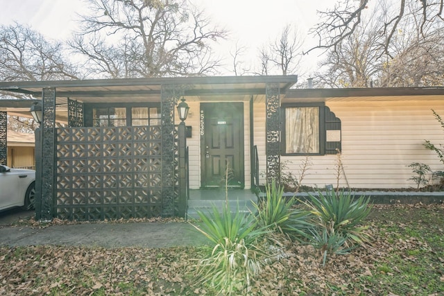 view of entrance to property