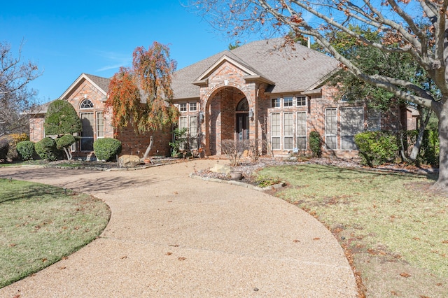 view of front of house with a front yard