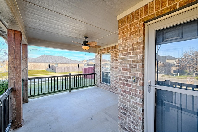 view of patio / terrace with a porch and ceiling fan