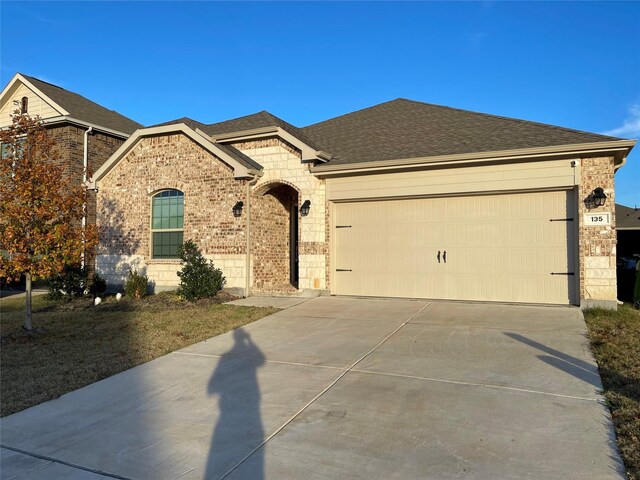 view of front facade featuring a garage