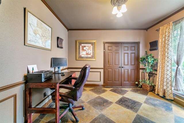 office with ornamental molding