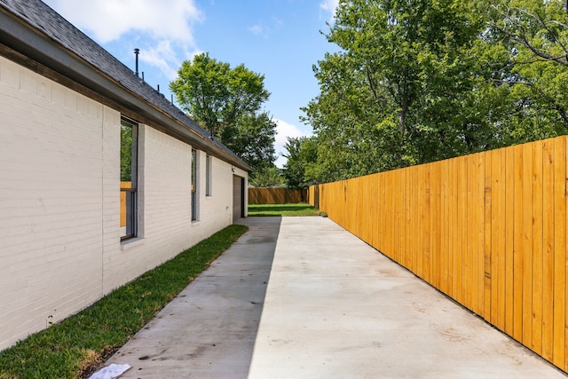 view of yard with a patio