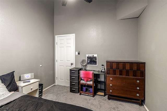 bedroom with carpet flooring and ceiling fan