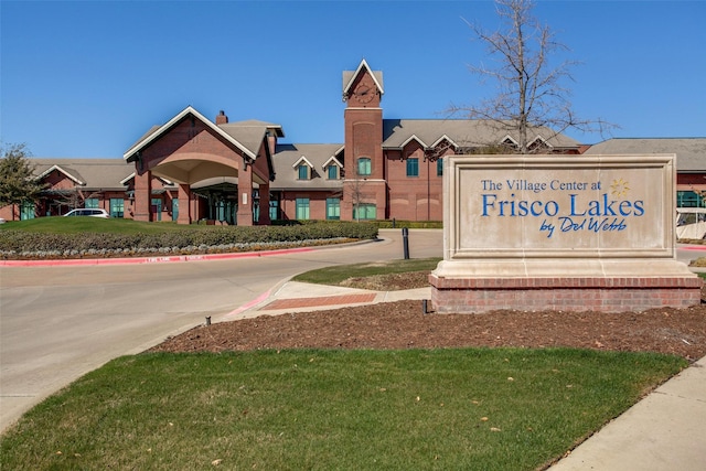 view of community / neighborhood sign