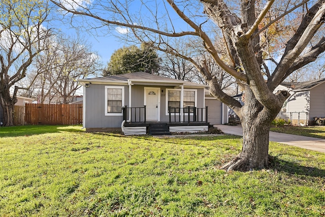 view of front of house with a front yard