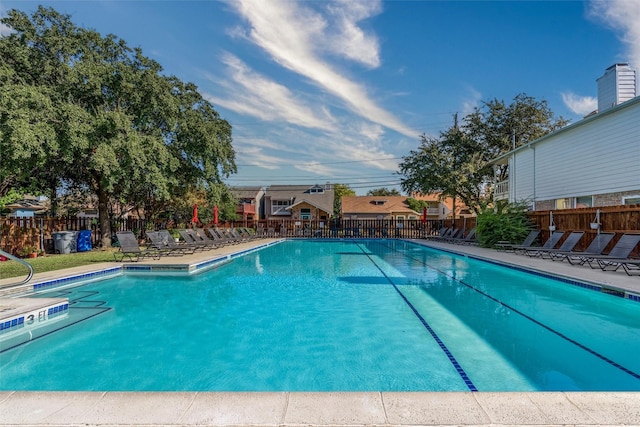 view of swimming pool