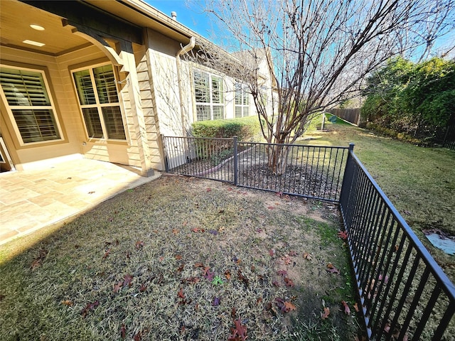 view of yard with a patio area