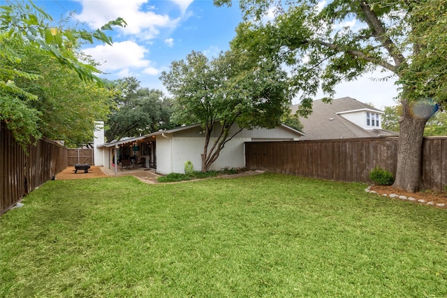 view of yard with a patio