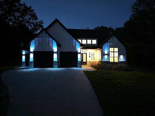 view of front of home featuring a garage