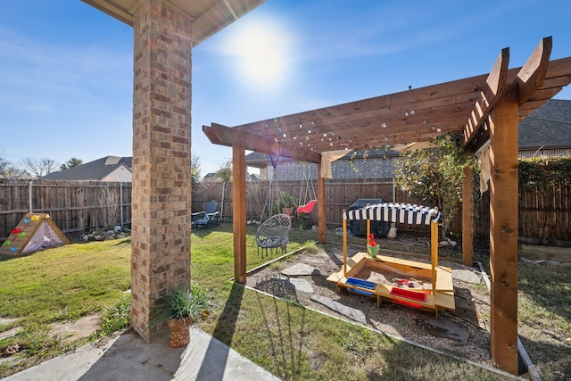 view of yard featuring a pergola