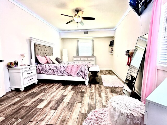 200 Peninsula, Bluff Dale, TX 76433 - bedroom featuring wood finished floors, crown molding, and visible vents