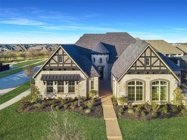 view of front of house with a front yard