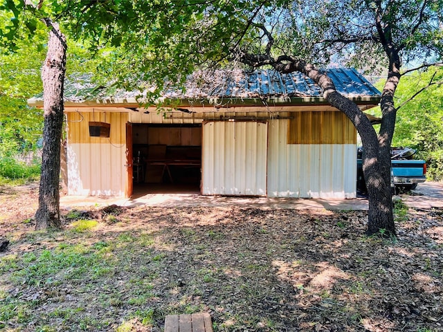 1721 Cooper Dr, Irving, TX 75061 - view of outdoor structure featuring an outbuilding