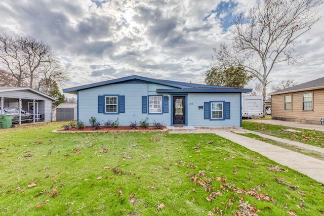 view of front of property with a front yard