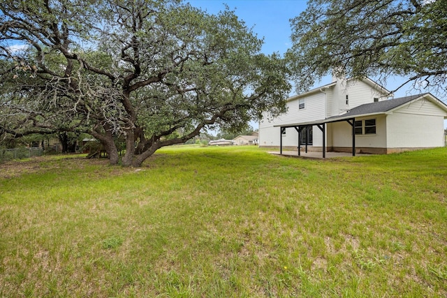 view of yard featuring a patio