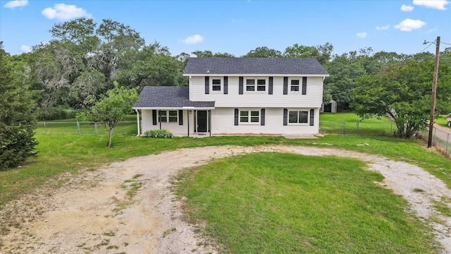 view of front of property with a front yard