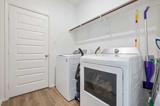 laundry room featuring independent washer and dryer