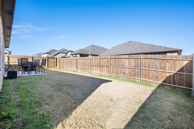 view of yard with a patio area