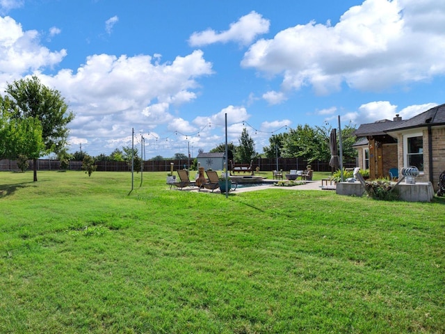 view of yard featuring a patio