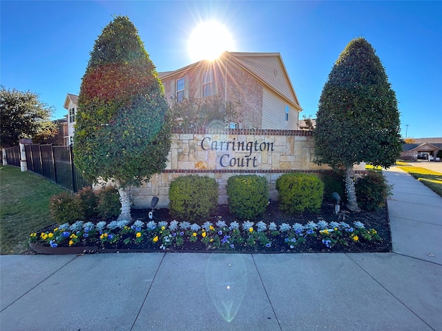 view of community / neighborhood sign