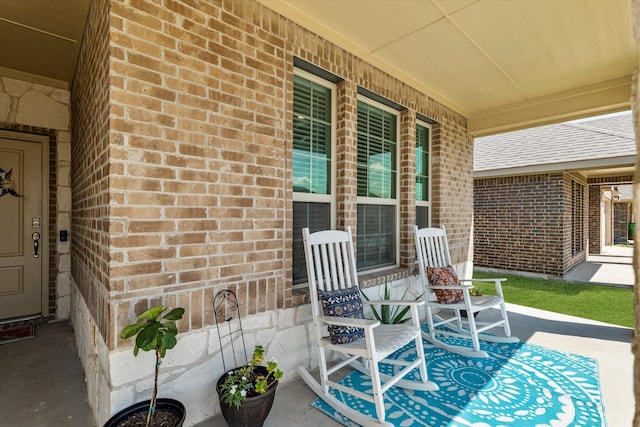 view of patio / terrace with covered porch