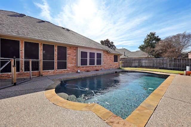 view of swimming pool