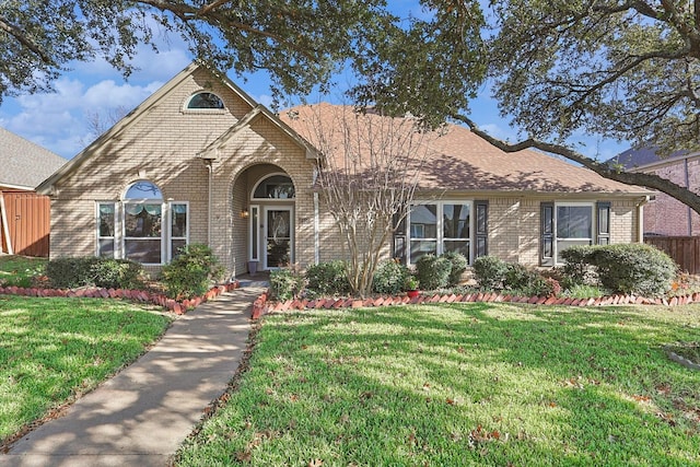 view of front of property with a front yard