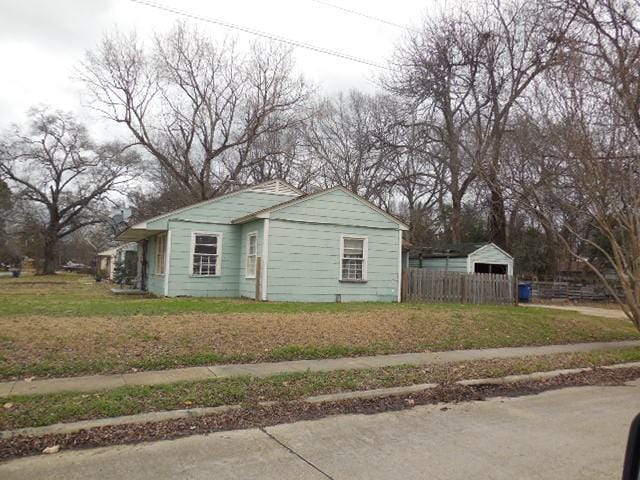 exterior space with a yard