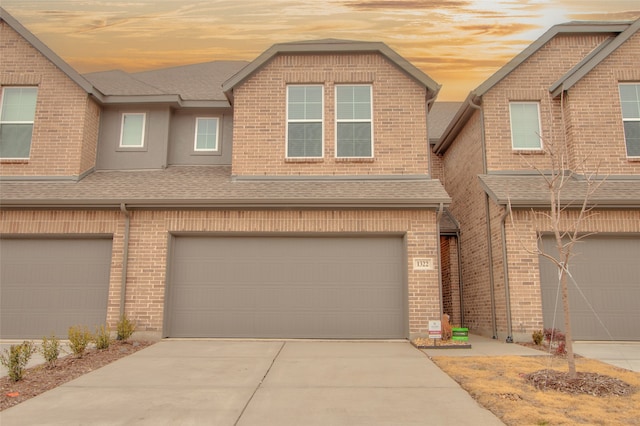 view of front facade featuring a garage