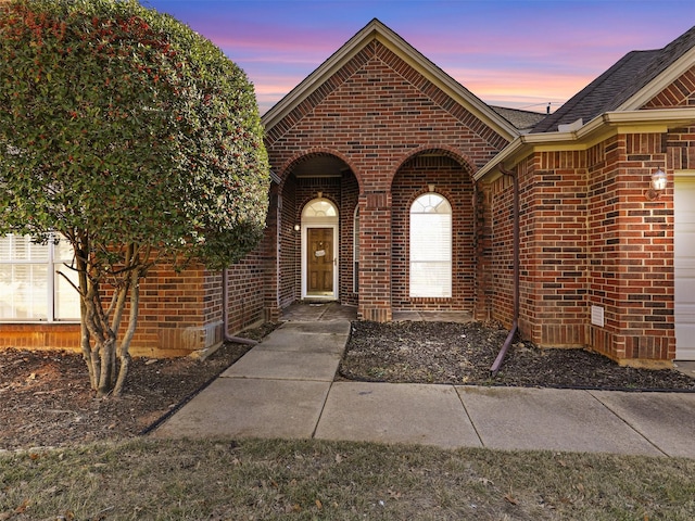 view of front of house featuring a garage