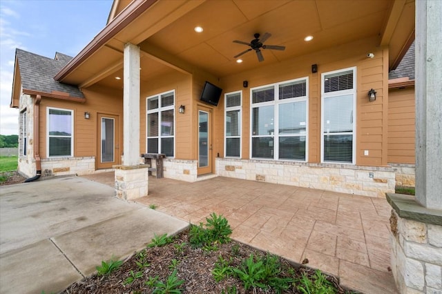 view of patio with a ceiling fan