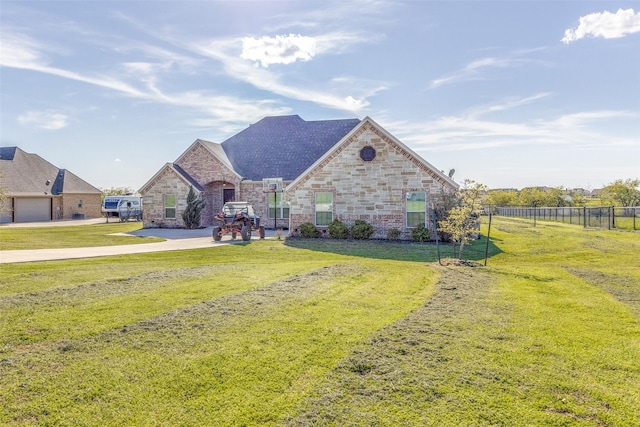 view of front facade with a front lawn