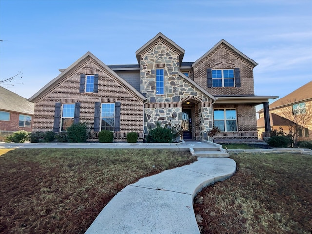 view of front of house featuring a front yard