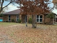 view of front of home with a front yard