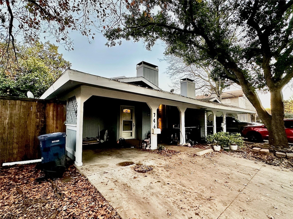 view of front of home featuring a porch