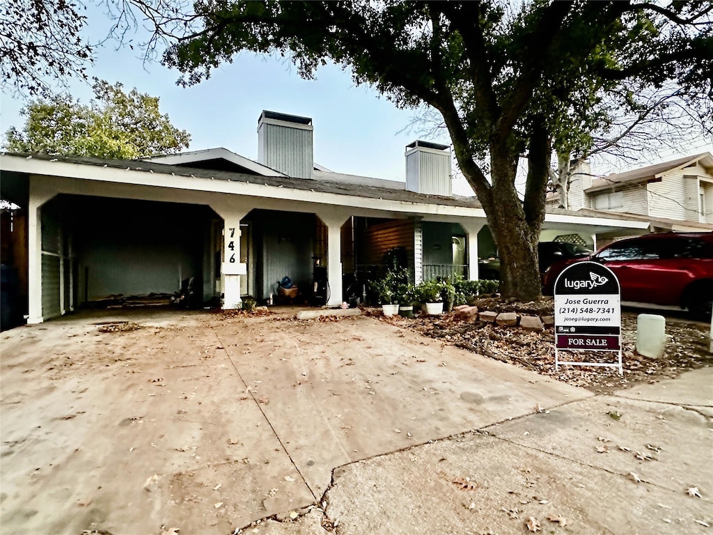 view of front of house with a porch