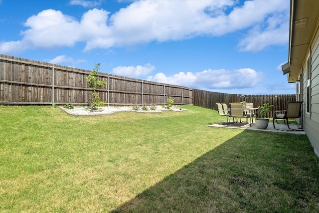 view of yard with a patio