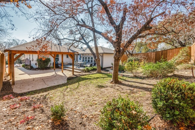 view of yard with a patio area