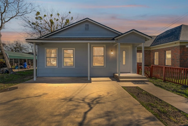 702 N Church St, Decatur, TX 76234 - view of bungalow