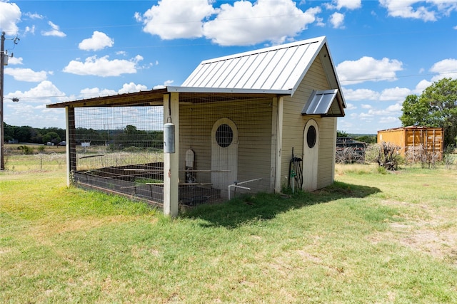 view of outdoor structure