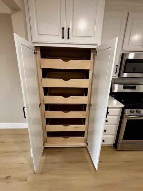1016 Cavender Dr, Hurst, TX 76053 - view of closet