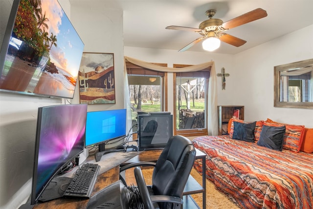 bedroom featuring ceiling fan