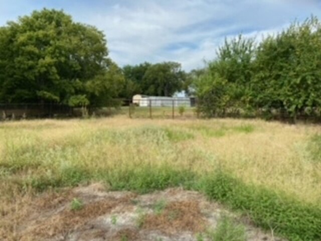 Listing photo 2 for TBD Chapman, Whitewright TX 75491