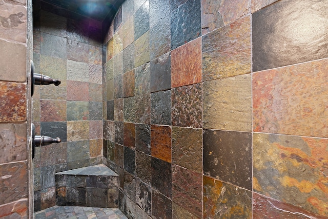 details featuring a tile shower