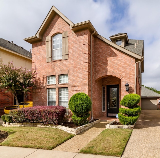 view of front of house featuring a front yard